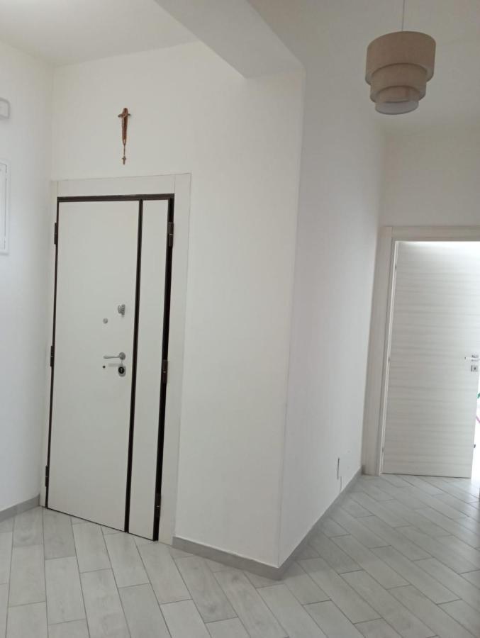 Family Apartment Бриндизи Екстериор снимка