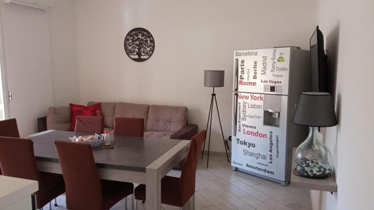 Family Apartment Бриндизи Екстериор снимка